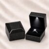 1200x1200-11.jpg Midnight Sparkle – ringdoosje met LED
