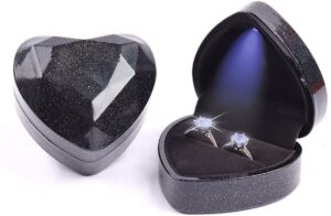 1200x785.jpg Midnight Sparkle Hart – ringdoosje met LED