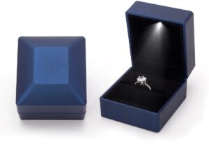 1200x876.jpg Klassiek ringdoosje met LED – Blauw