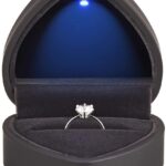 838x1200.jpg Zwart hartvormig ringdoosje met LED